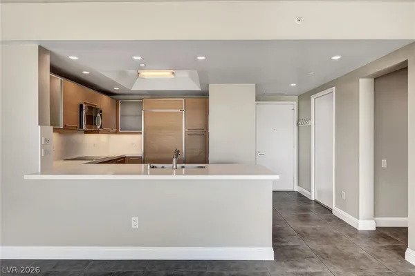 $4,395 | 222 Karen Avenue, Unit 4305, Las Vegas, NV 89109