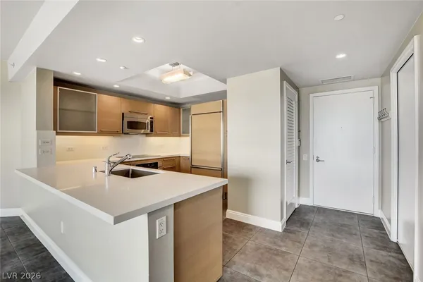 $4,395 | 222 Karen Avenue, Unit 4305, Las Vegas, NV 89109