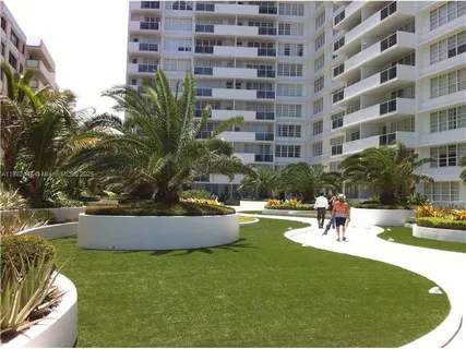$469,000 | 100 Lincoln Road, Unit 1238, Miami Beach, FL 33139