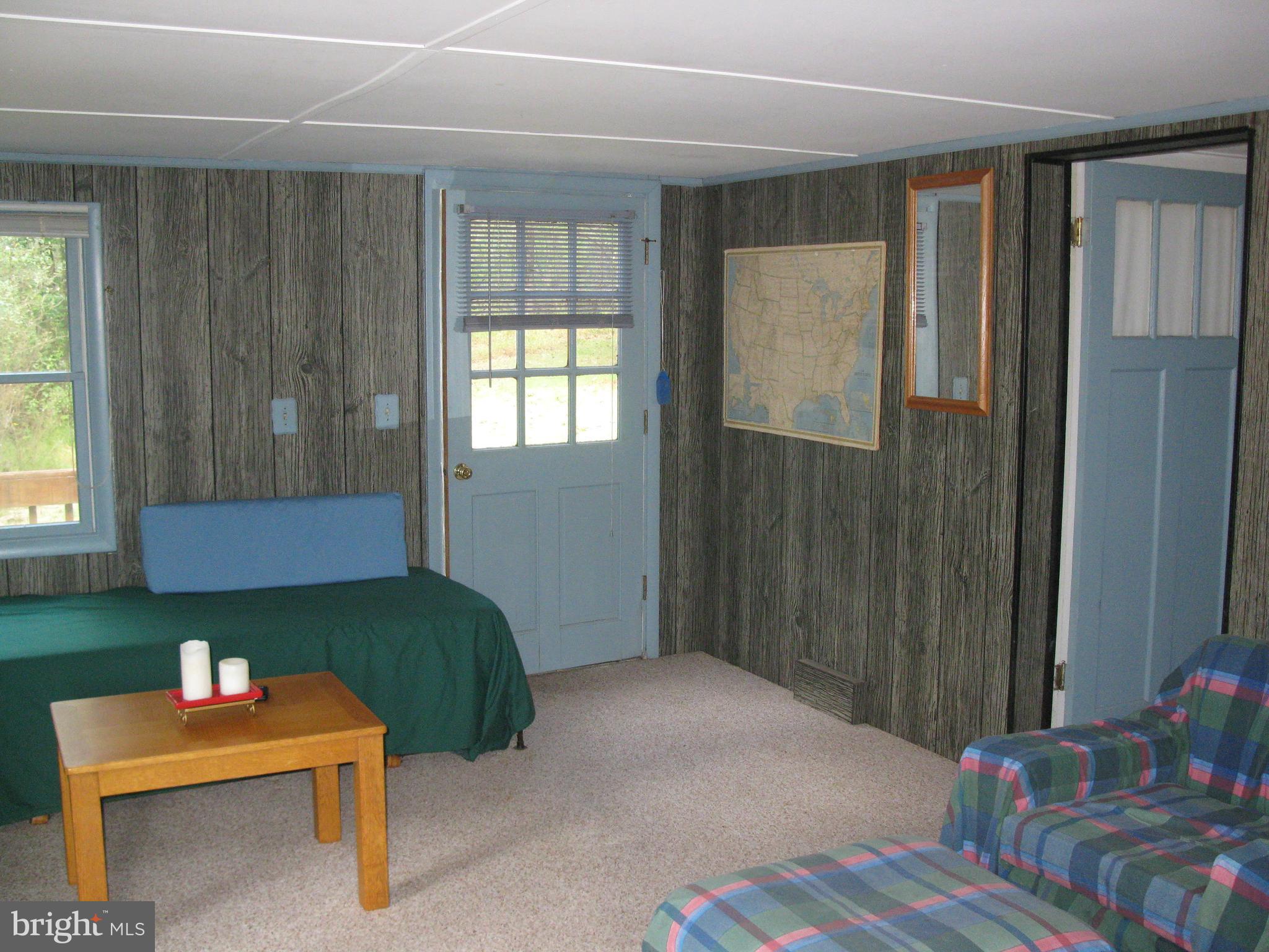1704 Sticky Kline Road Berkeley Springs, WV 25411 - Photo 4 of 16 Living Room