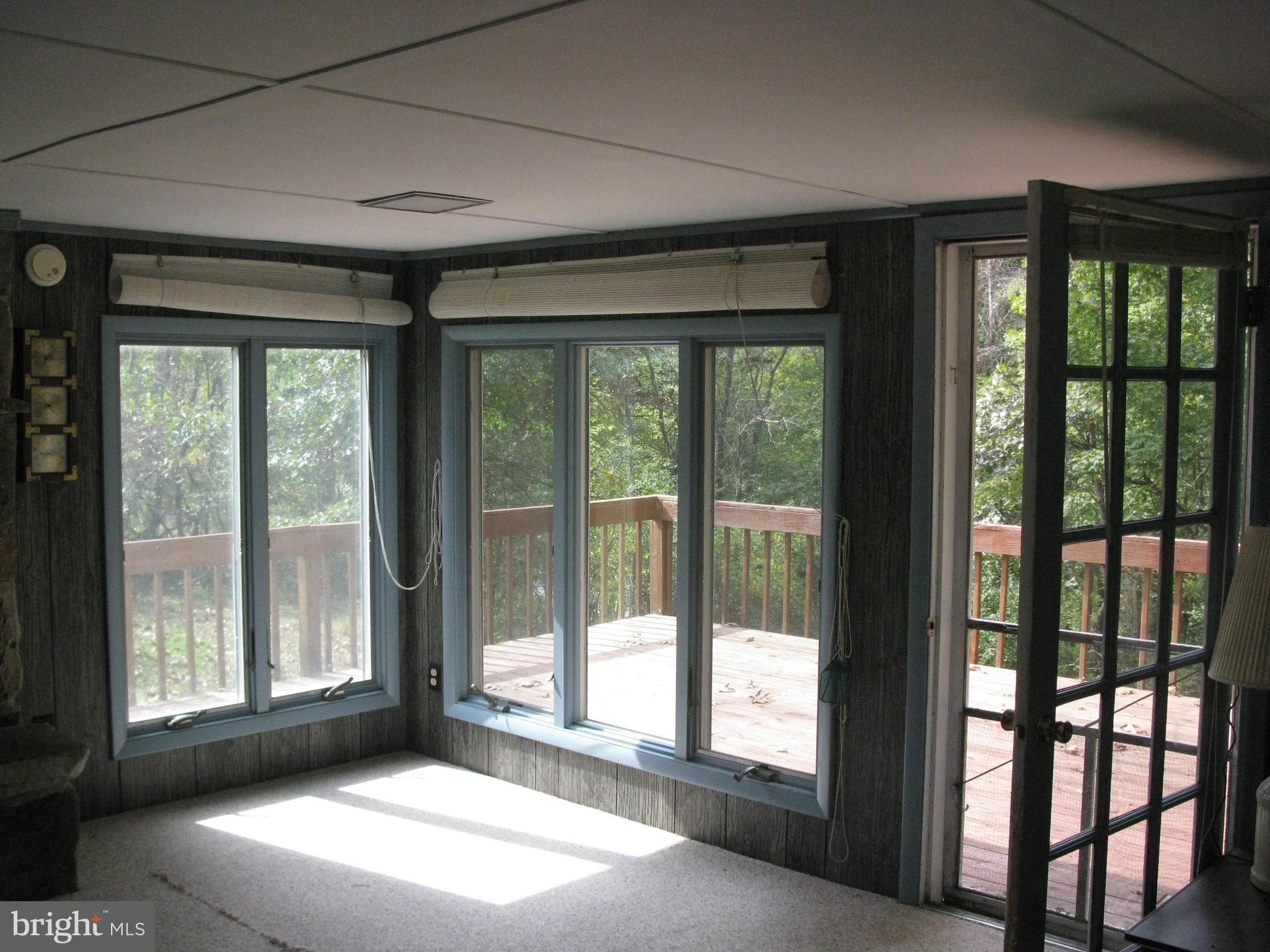 1704 Sticky Kline Road Berkeley Springs, WV 25411 - Photo 6 of 16 Interior (General)