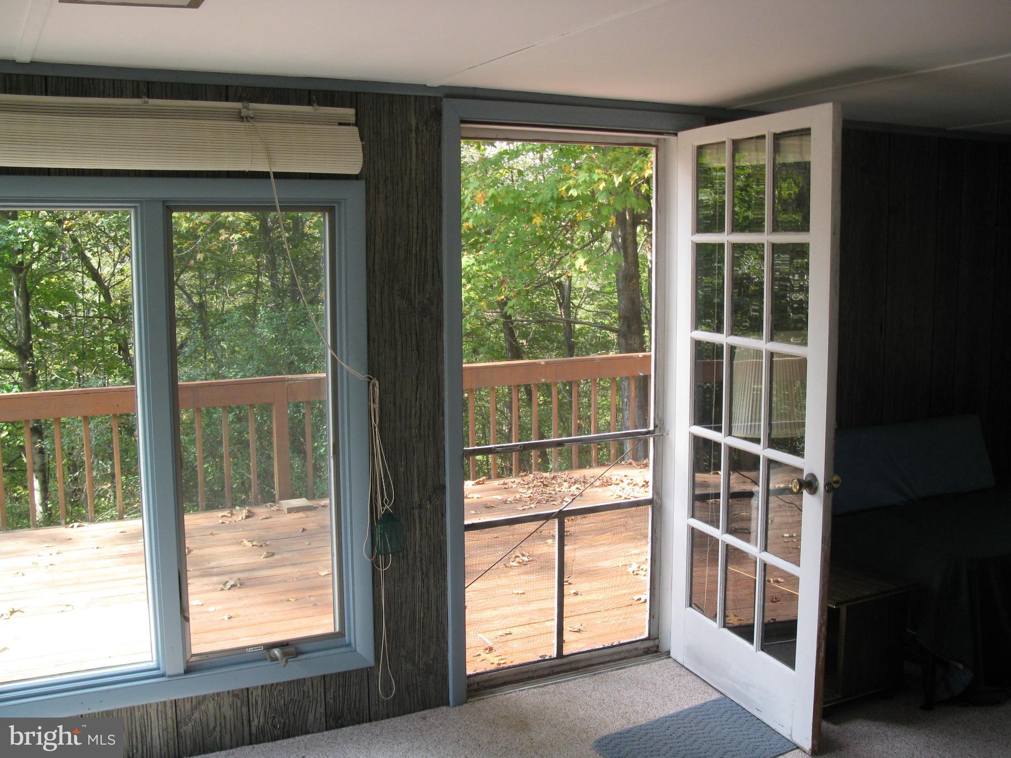 1704 Sticky Kline Road Berkeley Springs, WV 25411 - Photo 7 of 16 Interior (General)
