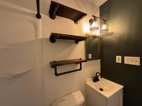 $1,300 | 1532 Vernon Avenue, Beloit, WI 53511