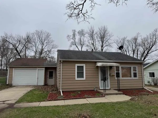 $1,300 | 1532 Vernon Avenue, Beloit, WI 53511