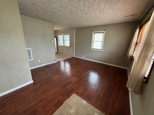 $1,300 | 1532 Vernon Avenue, Beloit, WI 53511