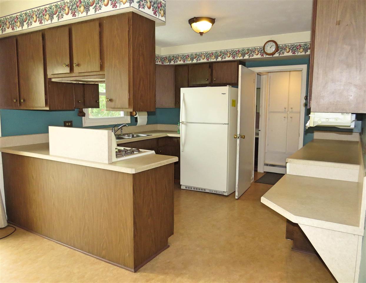 6400 Bennett Lake Road Fenton, MI 48430 - Photo 7 of 31 50023161-6.JPG