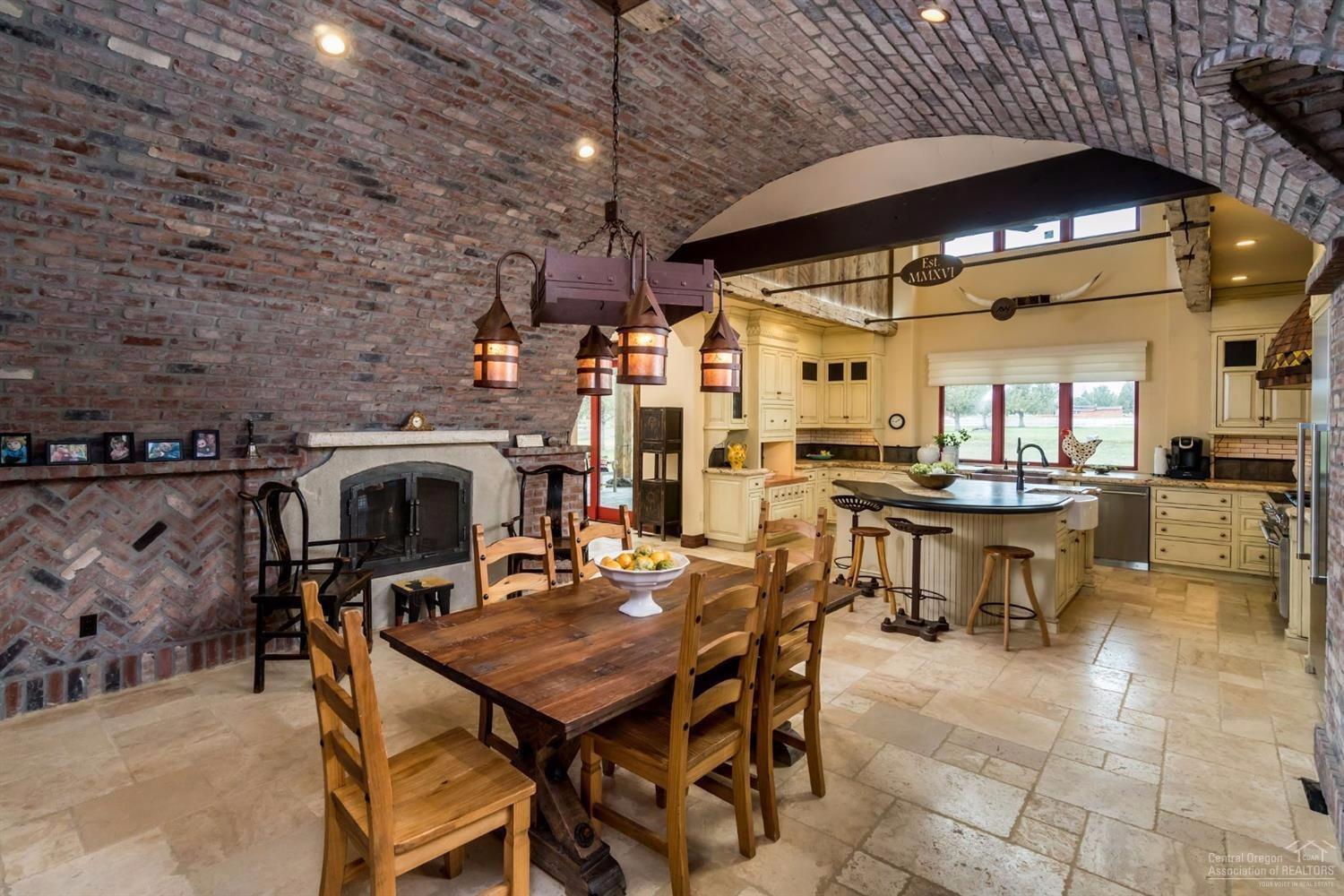 19085 Pinehurst Road Bend, OR 97703 - Photo 10 of 22 This dramatic brick barrel ceiling was i