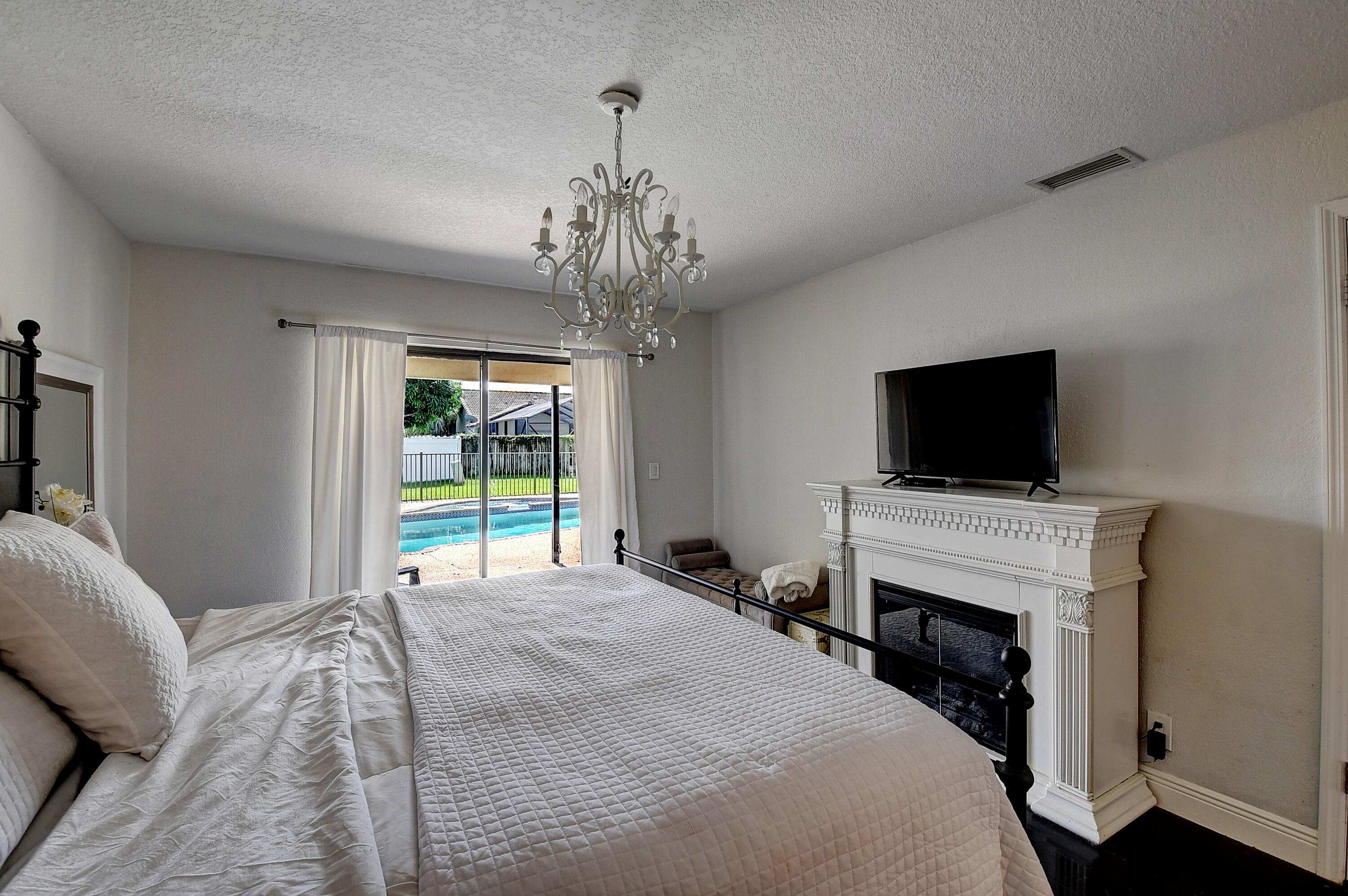 9040 Red Oak Lane Boca Raton, FL 33428 - Photo 18 of 44 37_dsc_8506_07_08_09_10