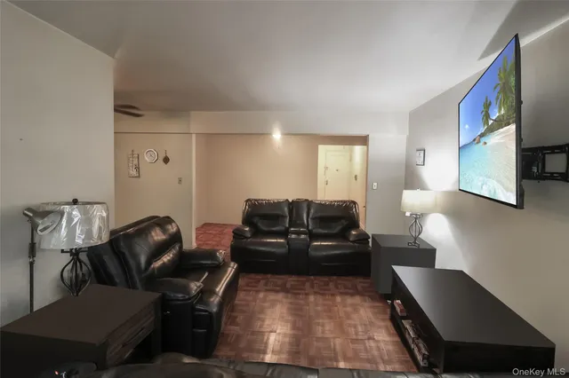 $215,000 | 730 East 232nd Street, Unit 5D | Wakefield