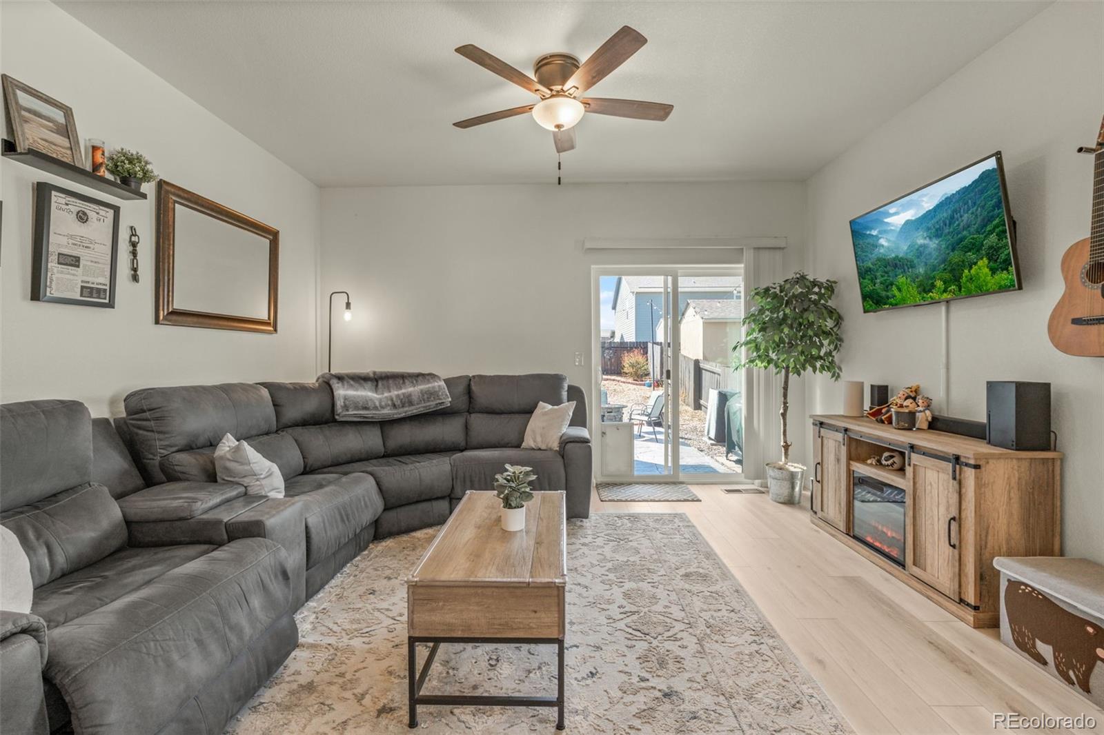319 Walnut Street Bennett, CO 80102 - Photo 4 of 37