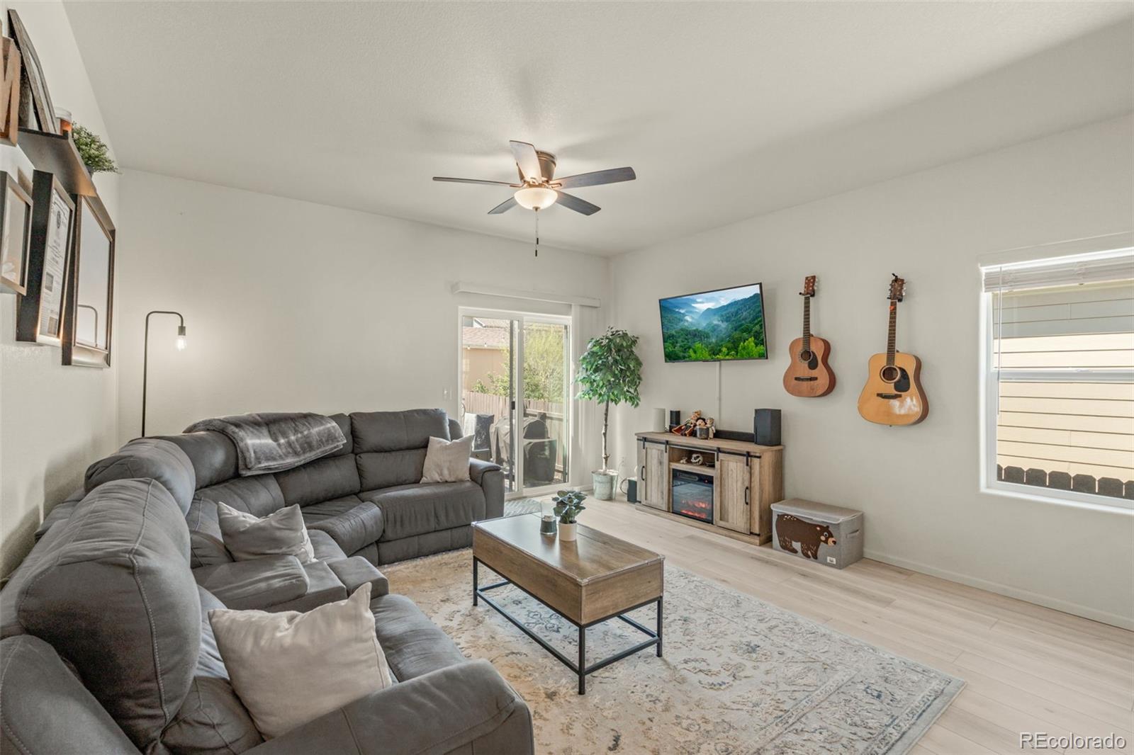 319 Walnut Street Bennett, CO 80102 - Photo 5 of 37