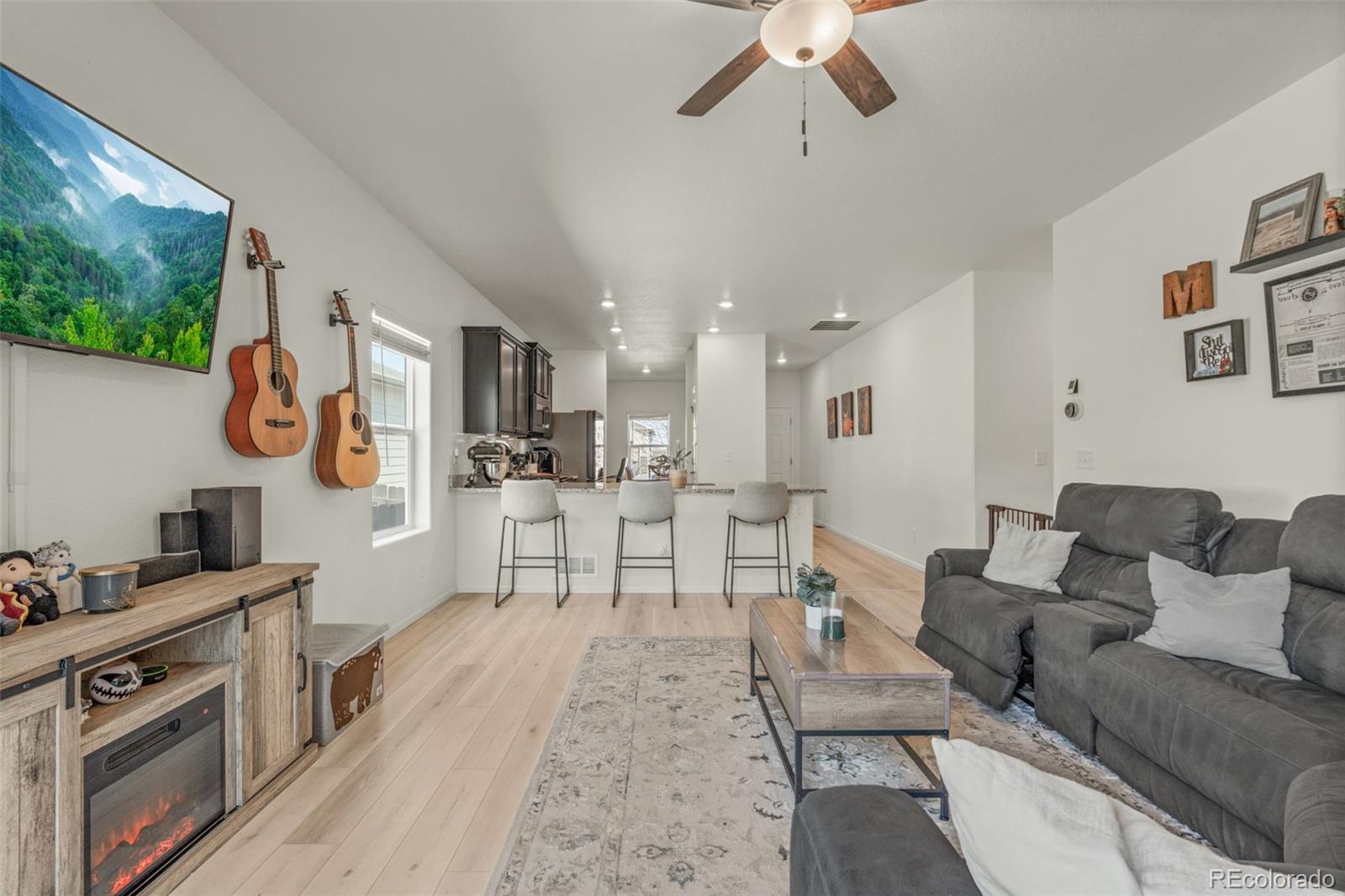 319 Walnut Street Bennett, CO 80102 - Photo 6 of 37