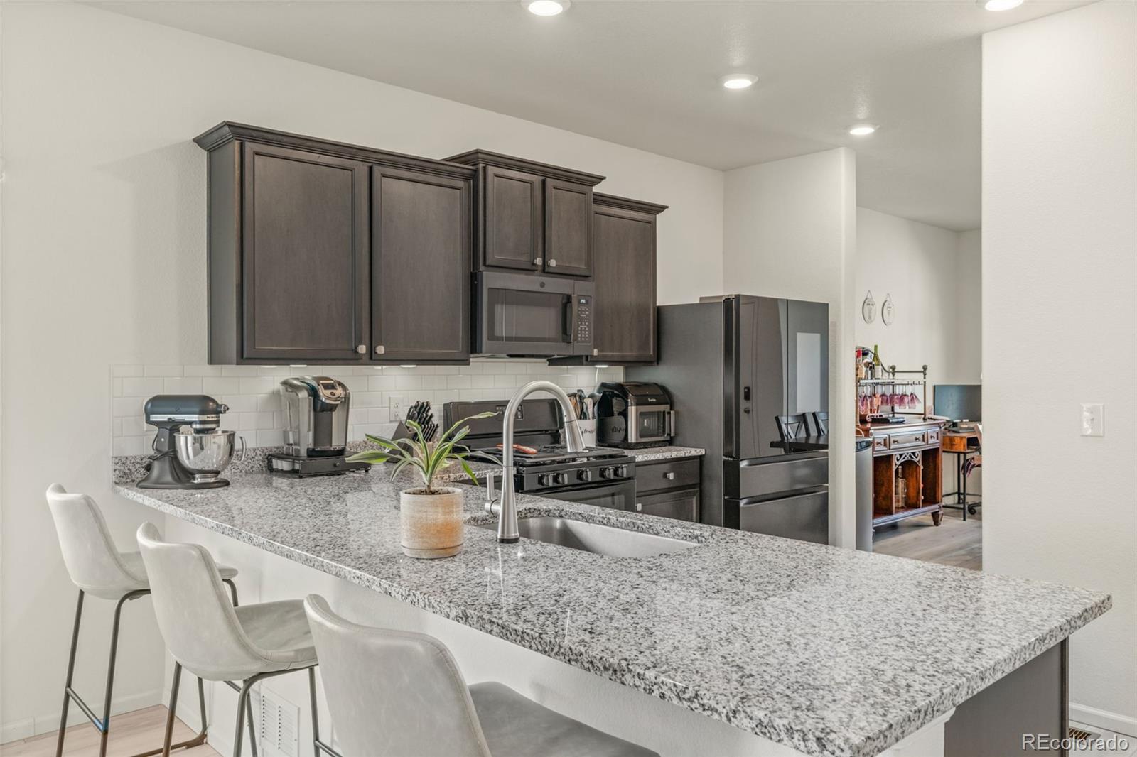 319 Walnut Street Bennett, CO 80102 - Photo 8 of 37