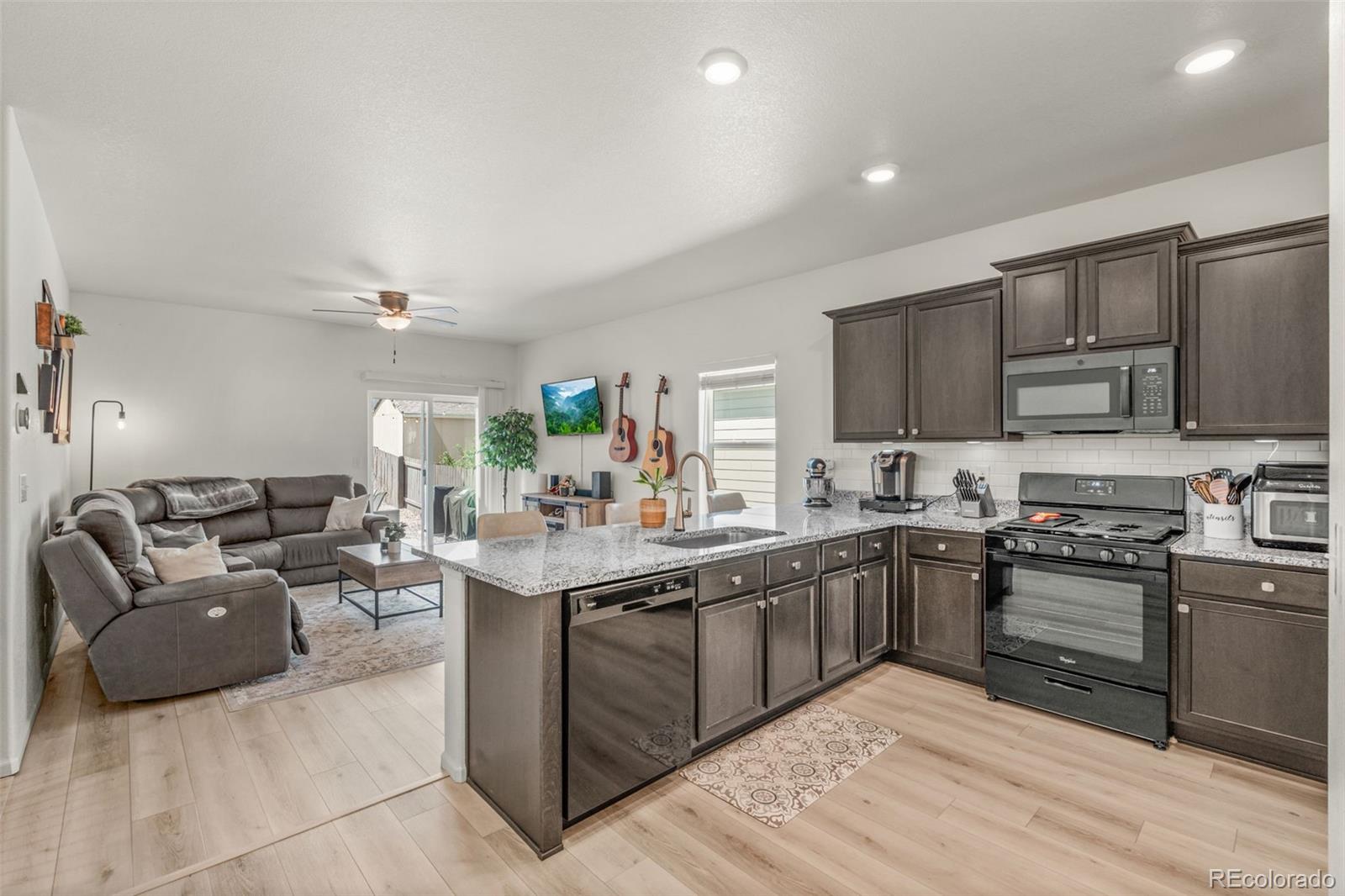 319 Walnut Street Bennett, CO 80102 - Photo 10 of 37