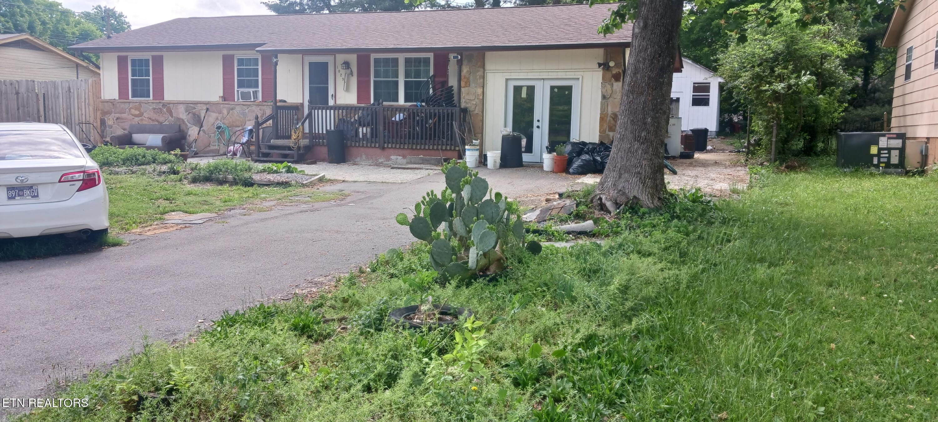 1029 Morrow Road Knoxville, TN 37923 - Photo 6 of 8 20260428_155456