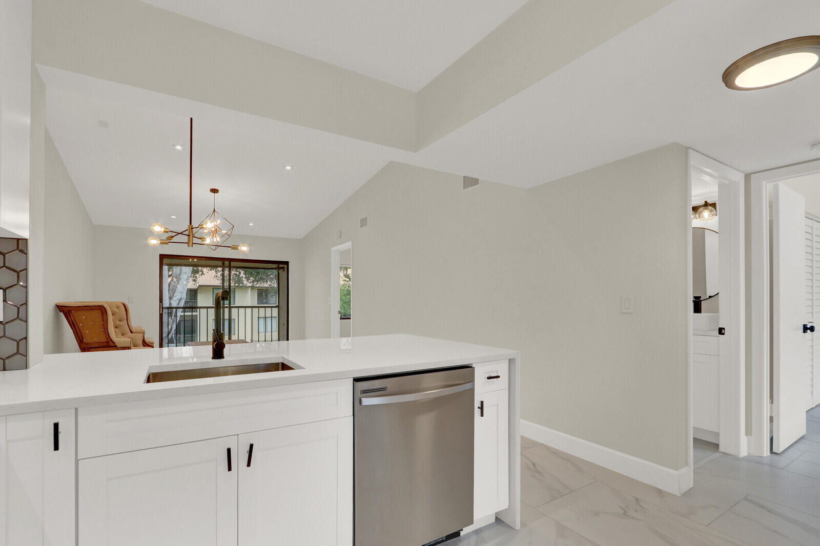 21938 Remsen Terrace, Unit 203 Boca Raton, FL 33433 - Photo 13 of 29 Kitchen