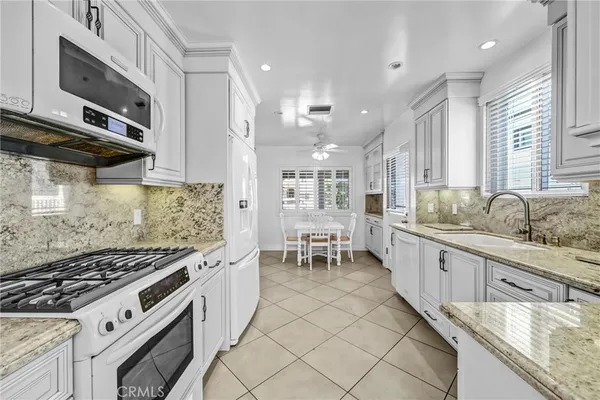 $4,700 | 736 Uclan Drive, Burbank, CA 91504