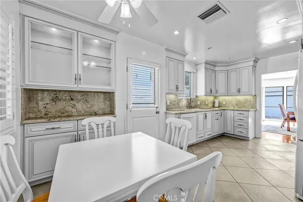 $4,700 | 736 Uclan Drive, Burbank, CA 91504