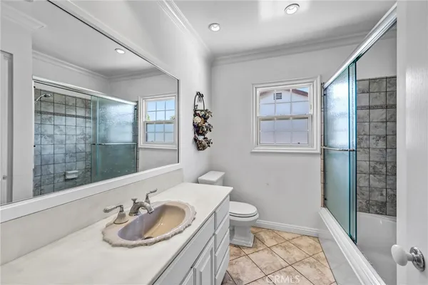 $4,700 | 736 Uclan Drive, Burbank, CA 91504