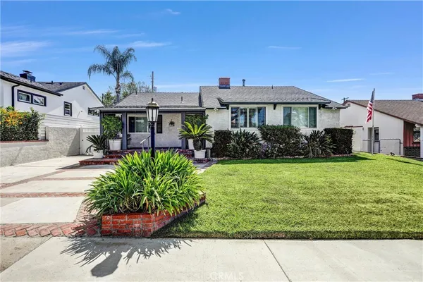 $4,700 | 736 Uclan Drive, Burbank, CA 91504
