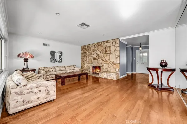 $4,700 | 736 Uclan Drive, Burbank, CA 91504