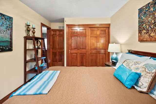 $529,900 | 18675 St Andrews Lane, Unit B, Brookfield, WI 53045