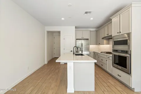 $660,000 | 6424 North 17th Place, Phoenix, AZ 85016