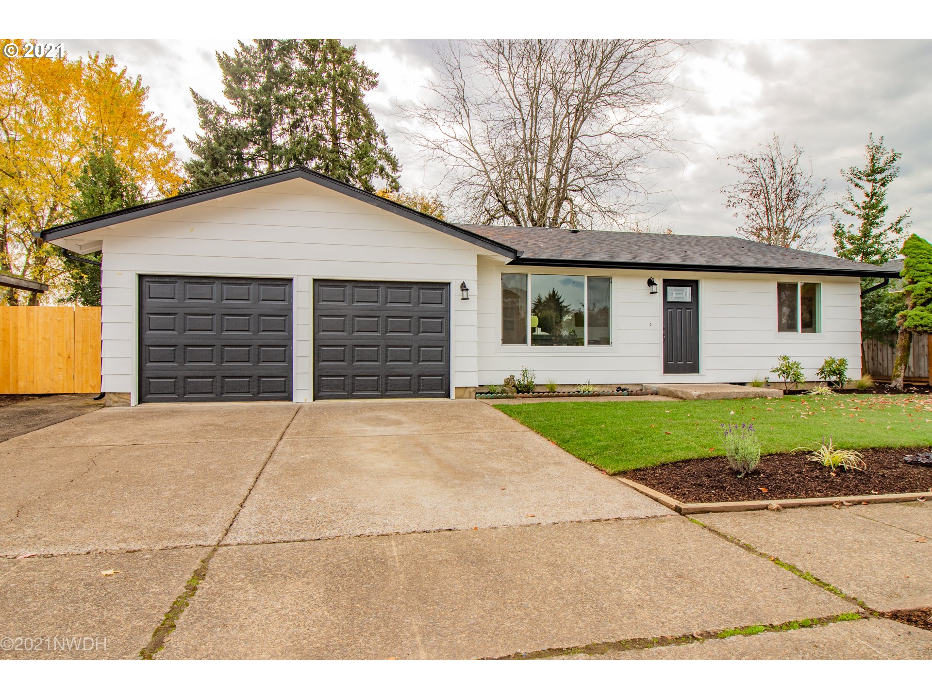 1481 T Street Springfield, OR 97477 - Photo 1 of 21 a house view with a backyard space