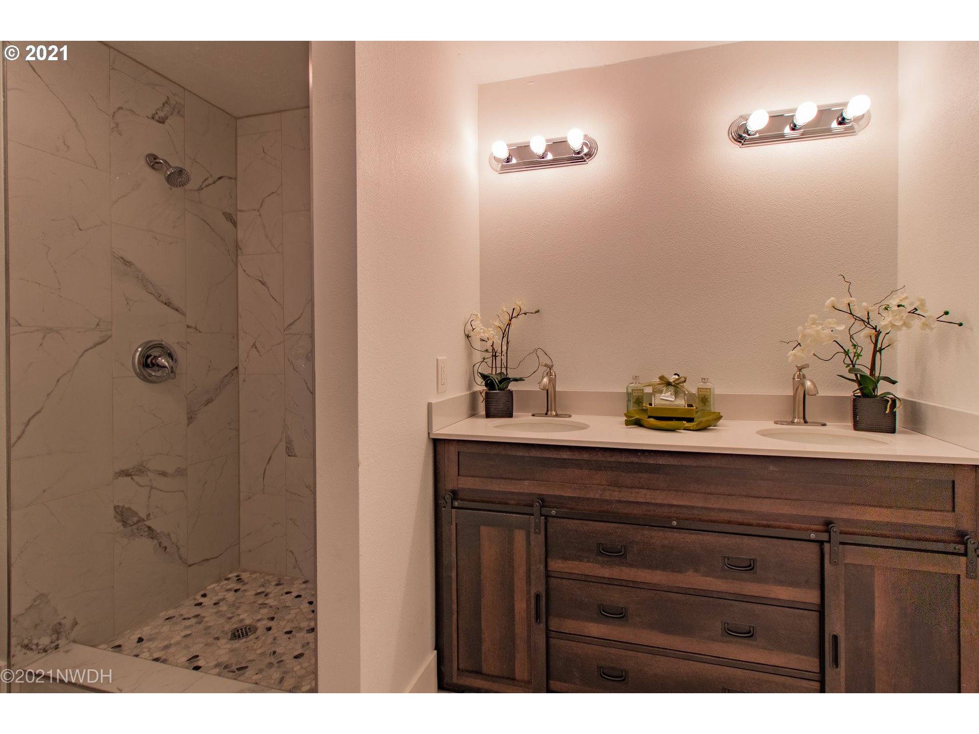 1481 T Street Springfield, OR 97477 - Photo 13 of 21 a bathroom with a sink vanity granite and shower