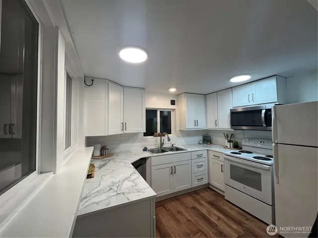 $2,800 | 4420 South 200th Street, Kent, WA 98032