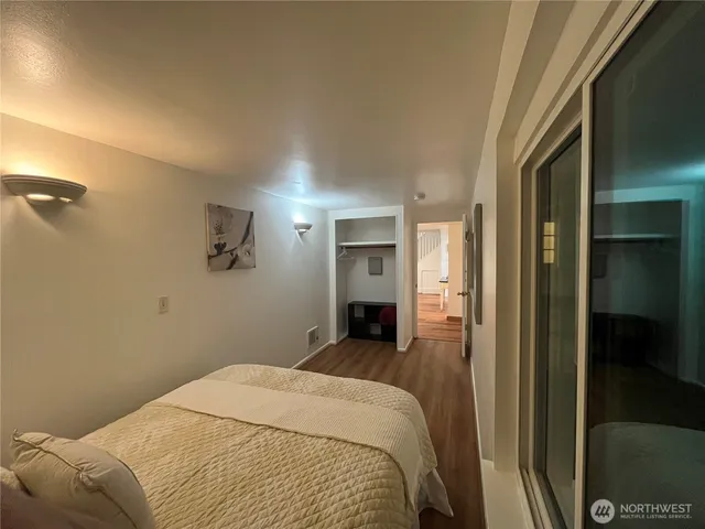 $2,800 | 4420 South 200th Street, Kent, WA 98032