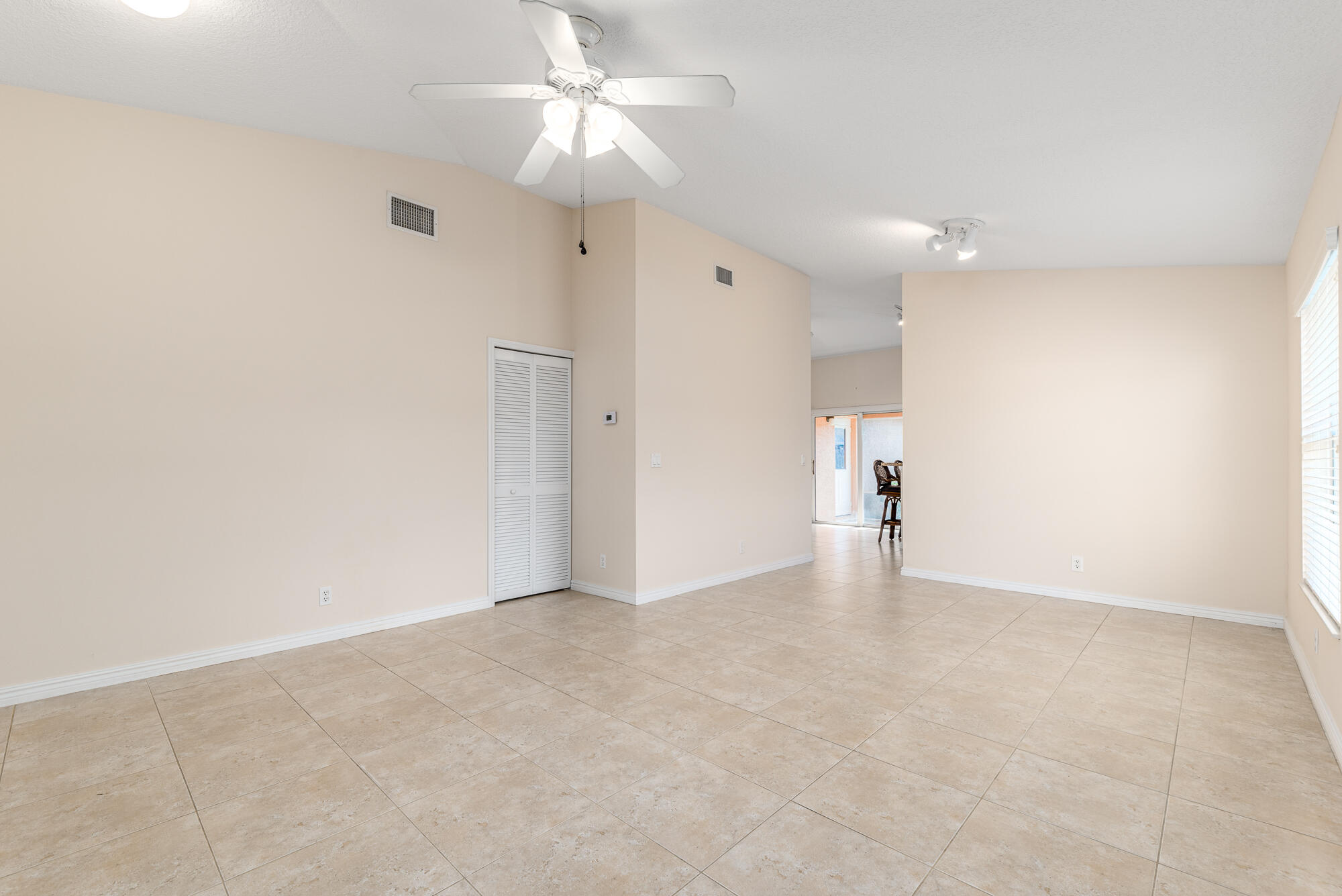 5795 Southeast Mitzi Lane Stuart, FL 34997 - Photo 3 of 16 Living Room