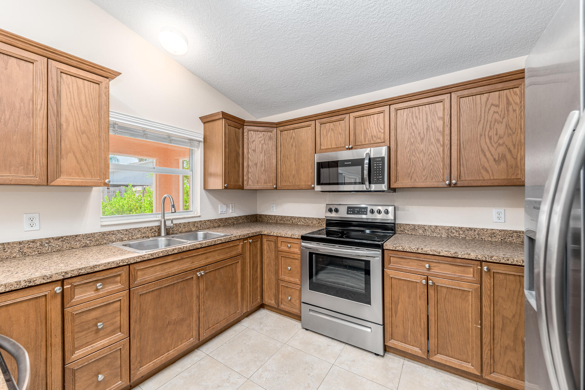5795 Southeast Mitzi Lane Stuart, FL 34997 - Photo 4 of 16 Kitchen