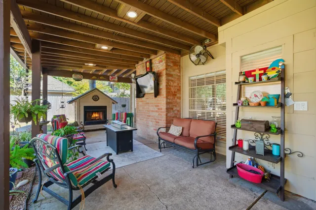 $372,900 | 3514 Creekbriar Drive, Houston, TX 77068