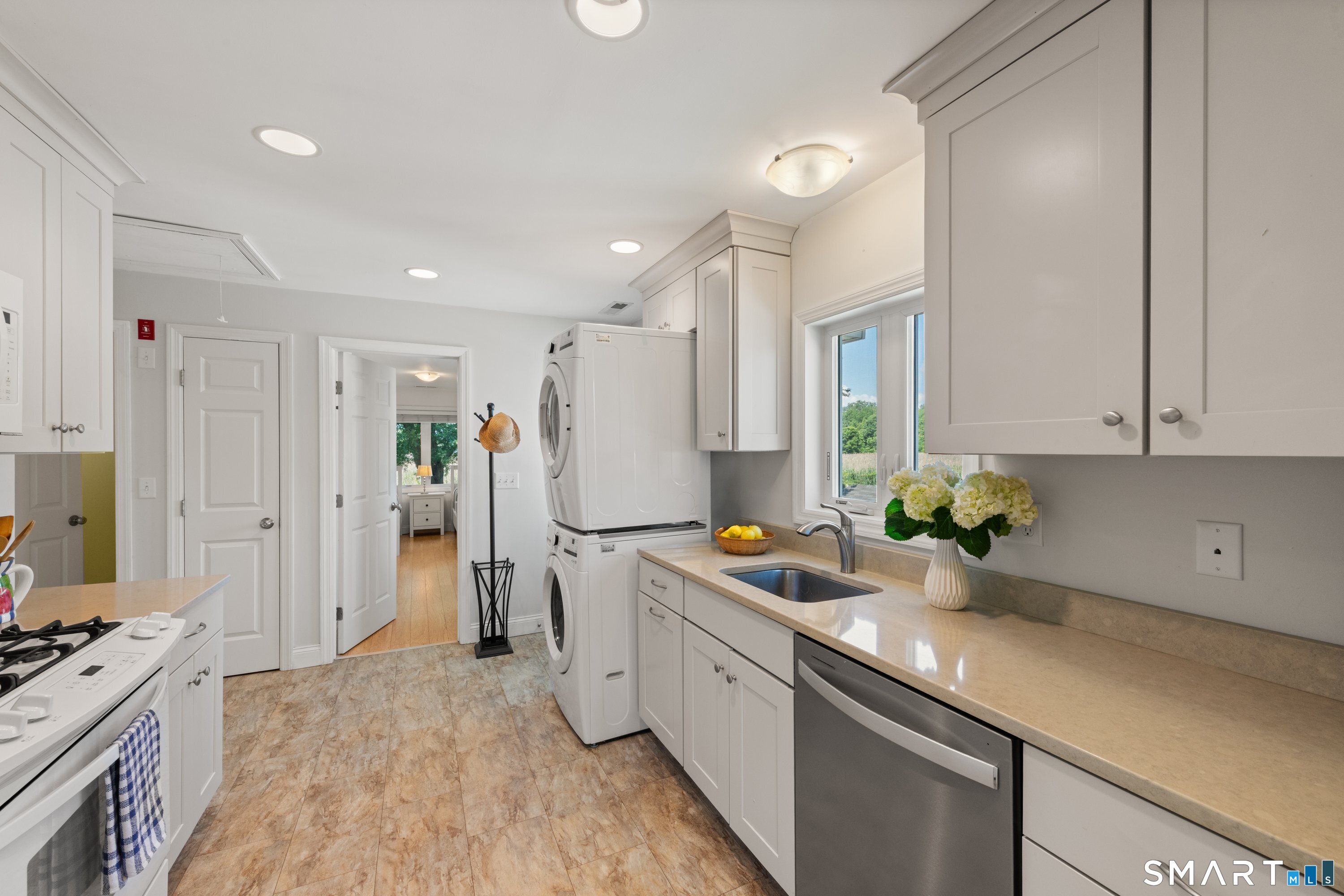 772 Rowland Road Fairfield, CT 06824 - Photo 7 of 26