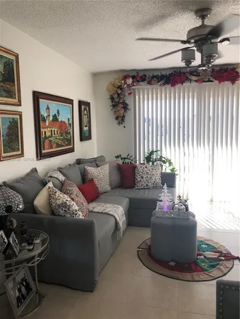 $1,880 | 7722 Camino Real, Unit E415, Miami, FL 33143