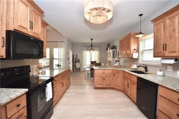 $465,000 | 1928 Carter Court, Liberty, MO 64068