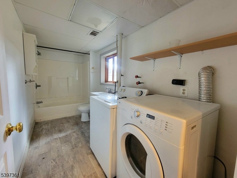 10 Richards Road Hopatcong, NJ 07843 - Photo 18 of 18 a utility room with dryer and washer