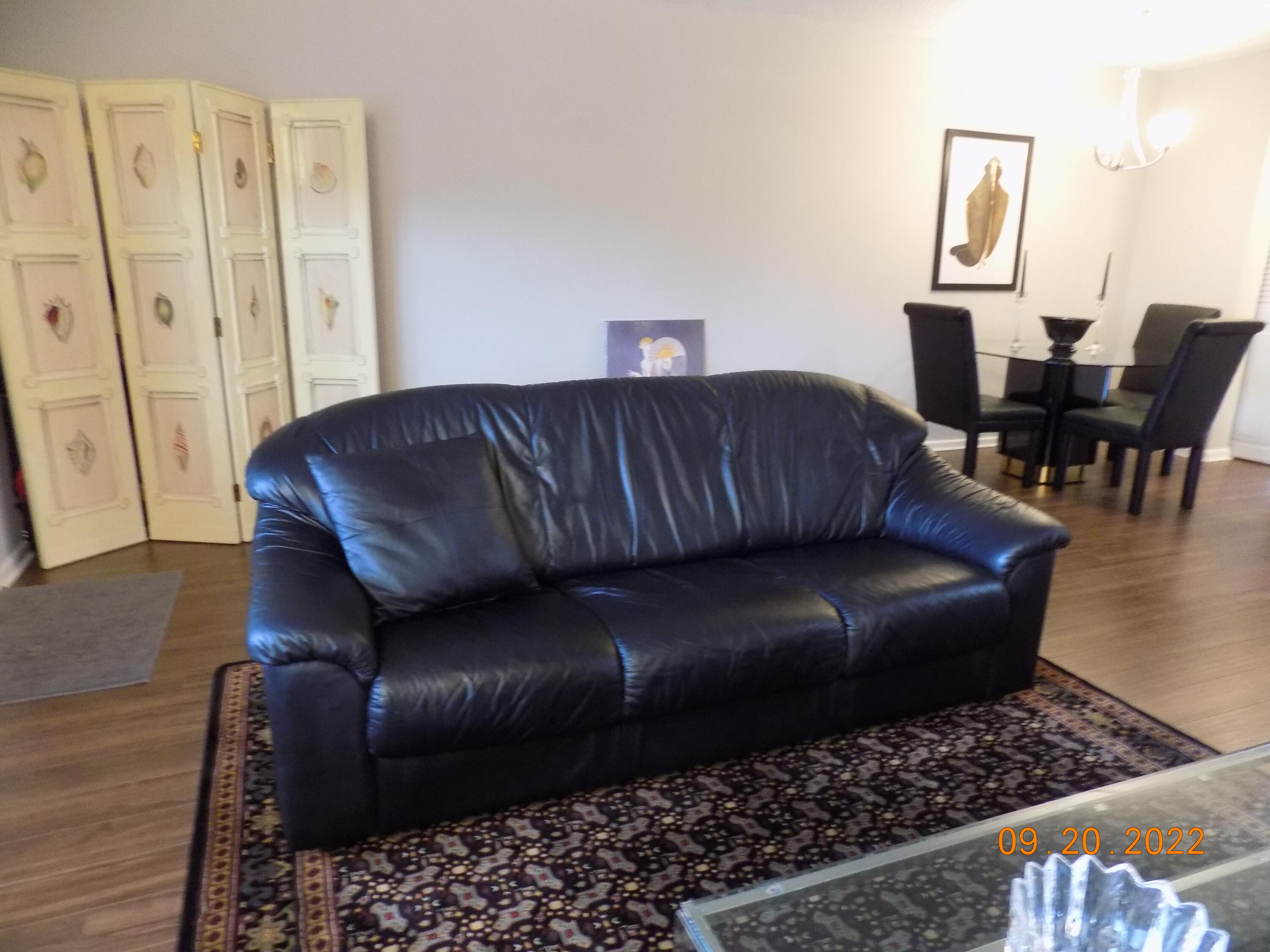 26 Mansfield B Boca Raton, FL 33434 - Photo 5 of 17 LIVING AREA 3