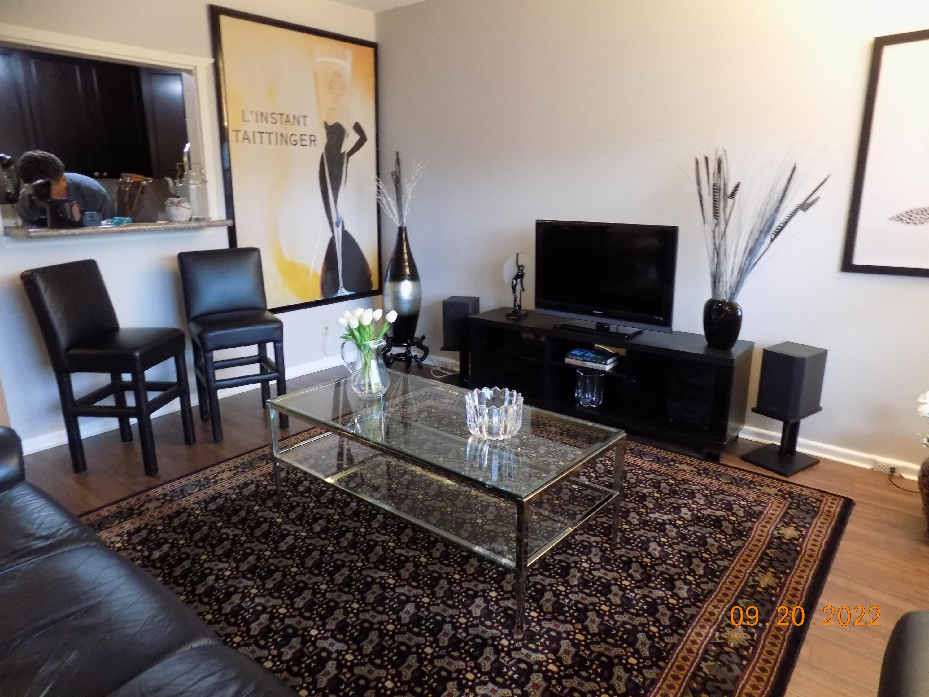 26 Mansfield B Boca Raton, FL 33434 - Photo 6 of 17 LIVING AREA 2