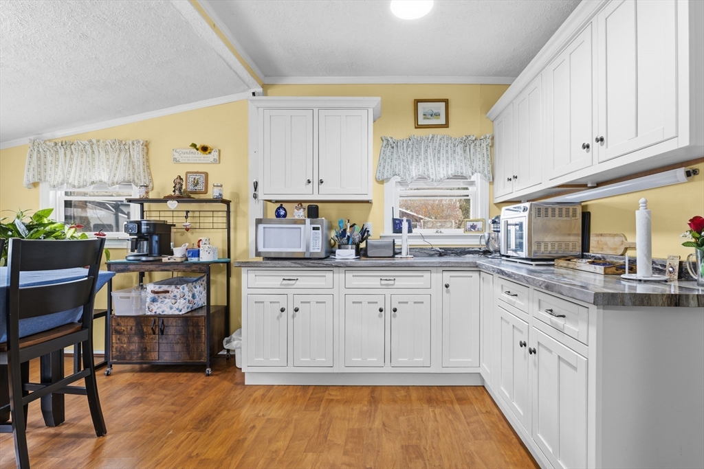 52 Point Street Fairhaven, MA 02719 - Photo 12 of 40