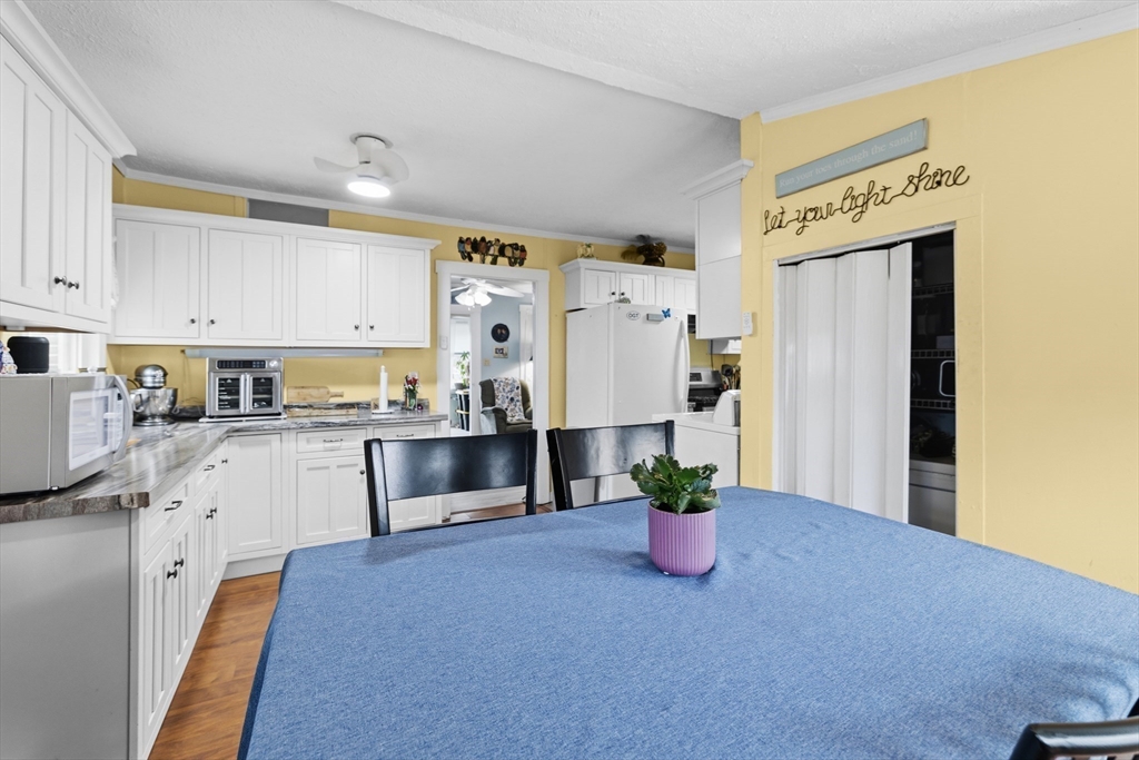 52 Point Street Fairhaven, MA 02719 - Photo 14 of 40