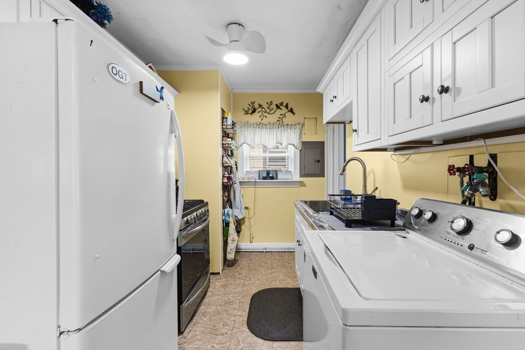 52 Point Street Fairhaven, MA 02719 - Photo 16 of 40