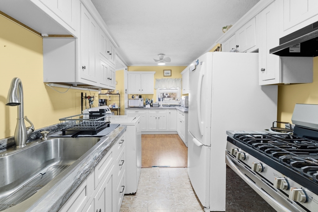 52 Point Street Fairhaven, MA 02719 - Photo 19 of 40