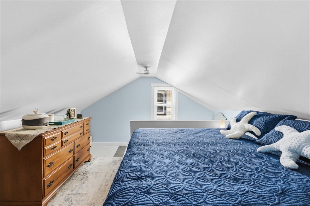 52 Point Street Fairhaven, MA 02719 - Photo 23 of 40