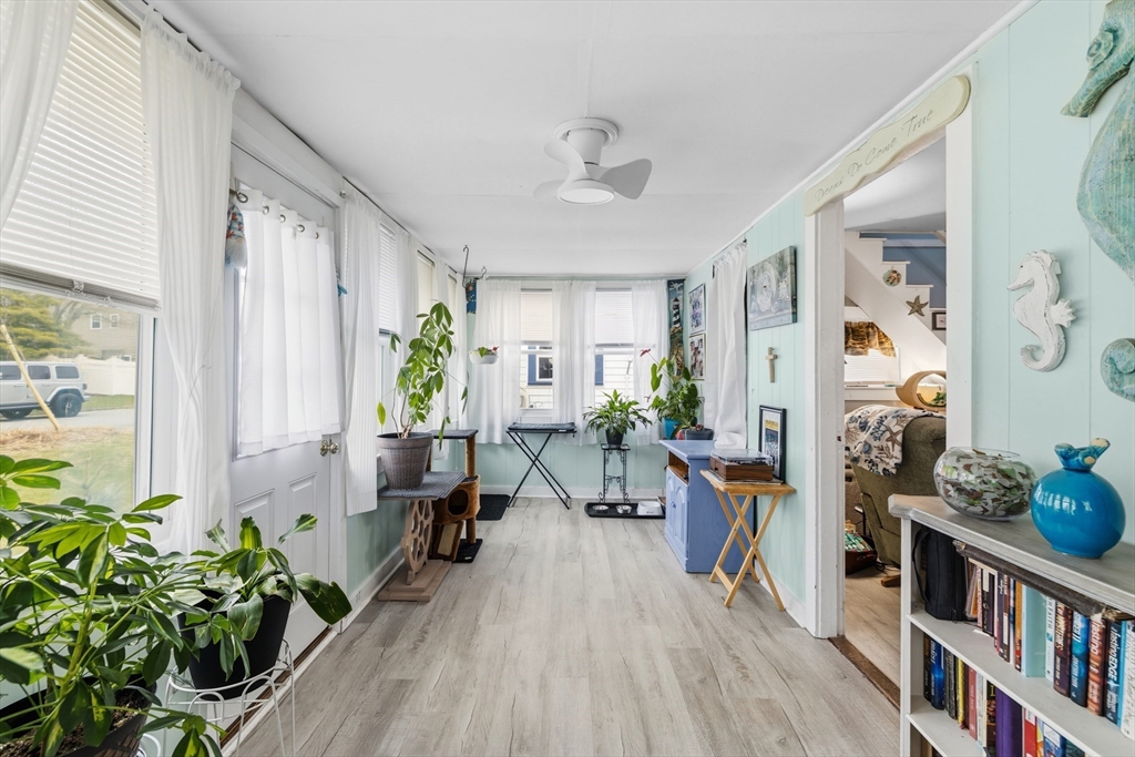 52 Point Street Fairhaven, MA 02719 - Photo 5 of 40