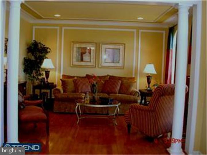 216 Testaverde Road Newark, DE 19702 - Photo 3 of 17 Living Room