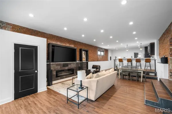 $350,000 | 4918 Wise Avenue, St. Louis, MO 63110