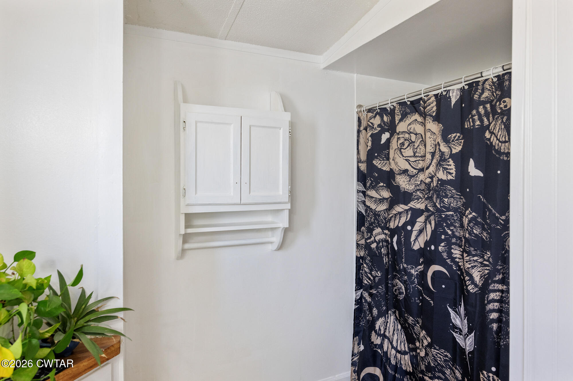 21 Deercrest Lane Lexington, TN 38351 - Photo 12 of 24 a view of a door with wooden floor