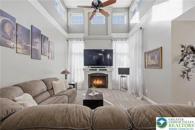 $649,999 | 845 Garden Court, Easton, PA 18040